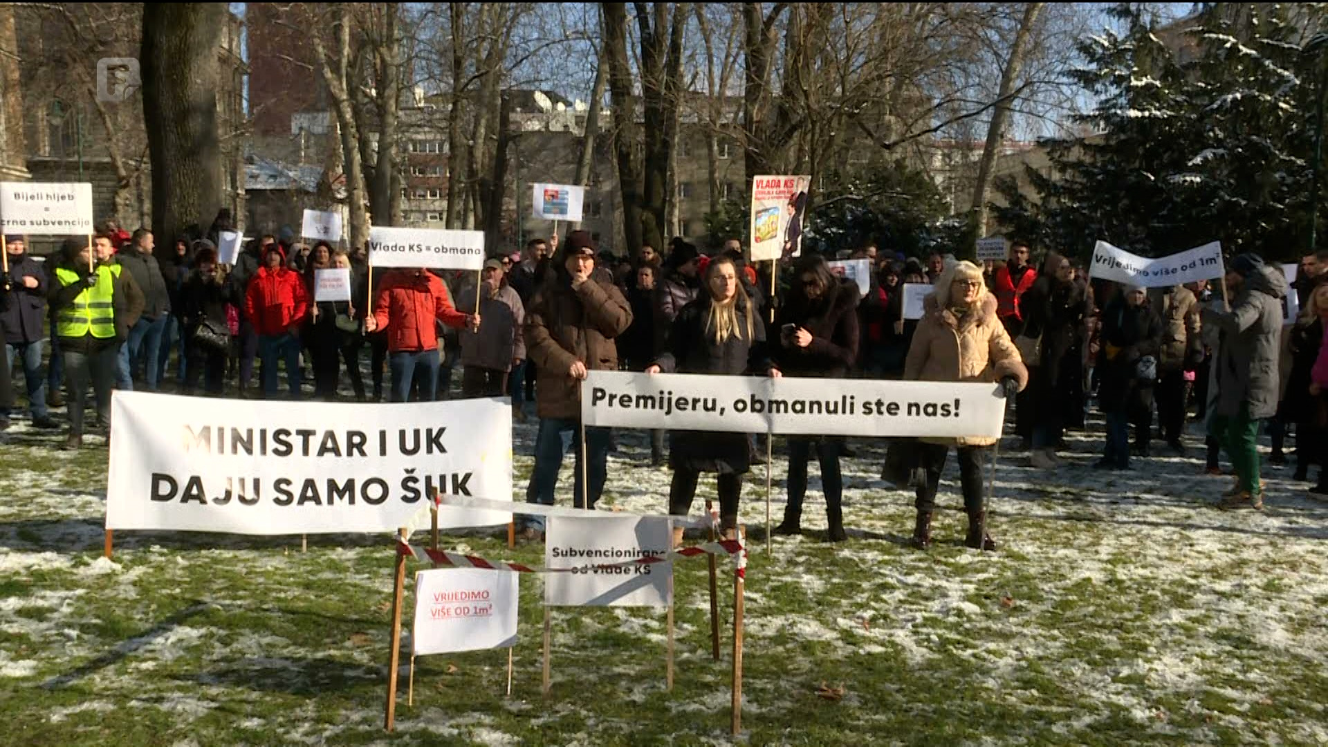 Protest ispred zgrade Vlade KS-a zbog raspodjele novca namijenjenog subvencioniranju kupovine stanova
